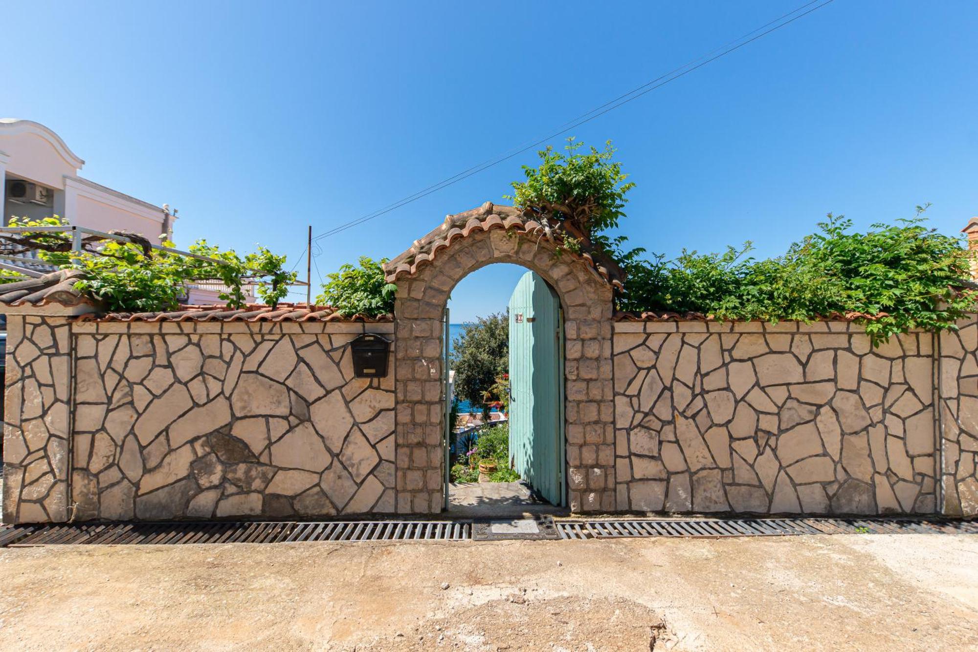 Vila Dora Dobra Voda Luaran gambar